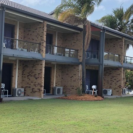 Bribie Waterways Motel Bongaree Exterior photo