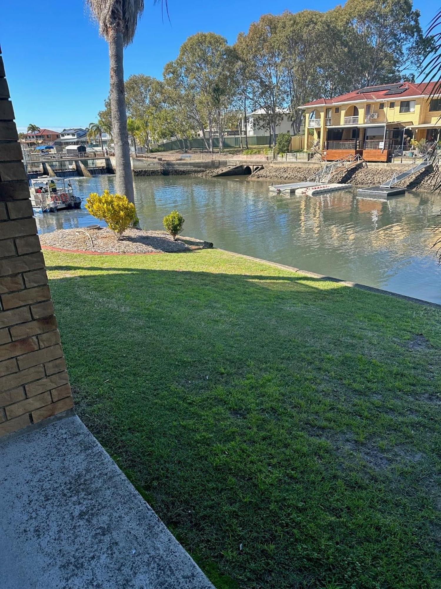 Bribie Waterways Motel Bongaree Exterior photo