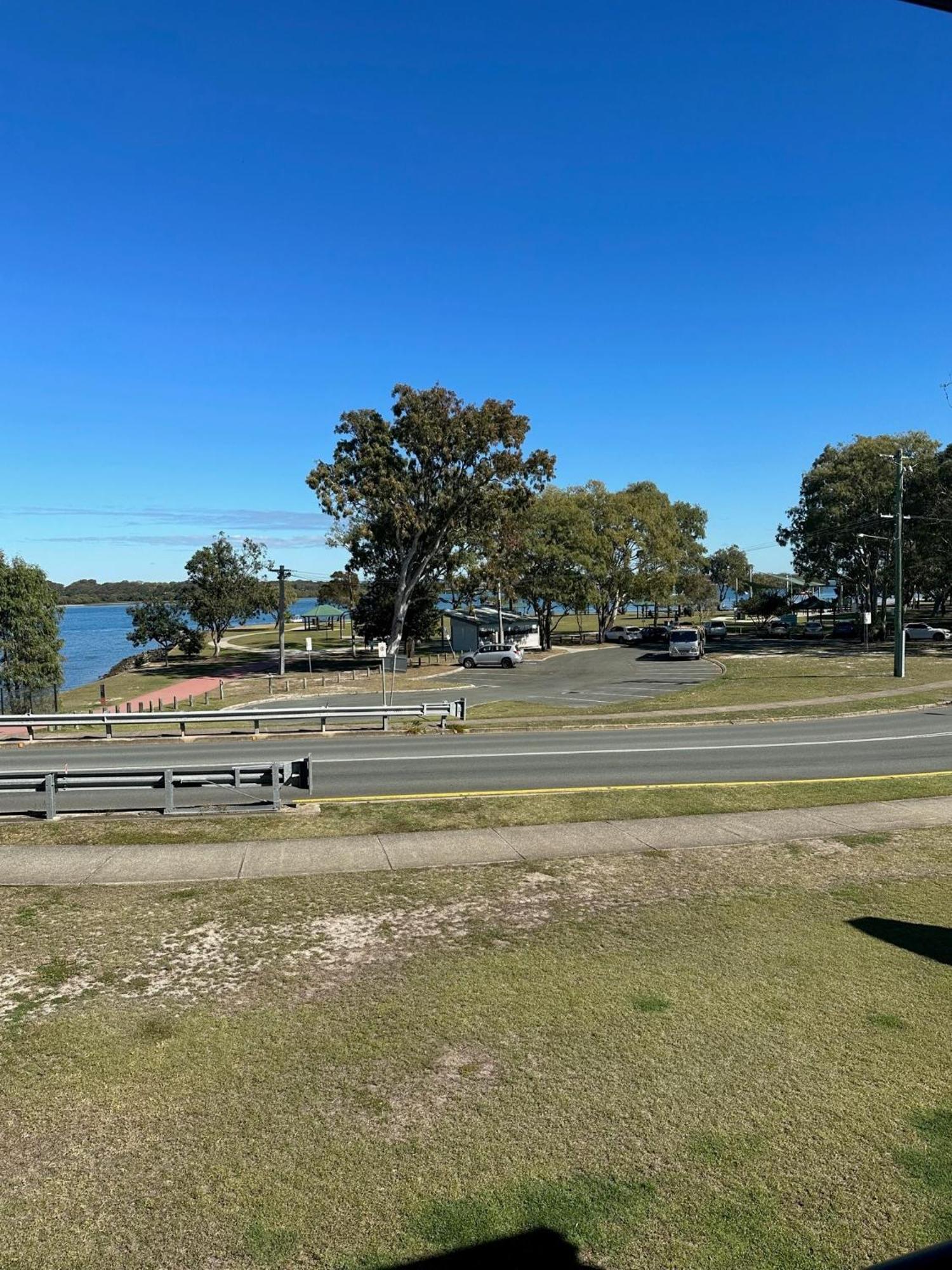 Bribie Waterways Motel Bongaree Exterior photo