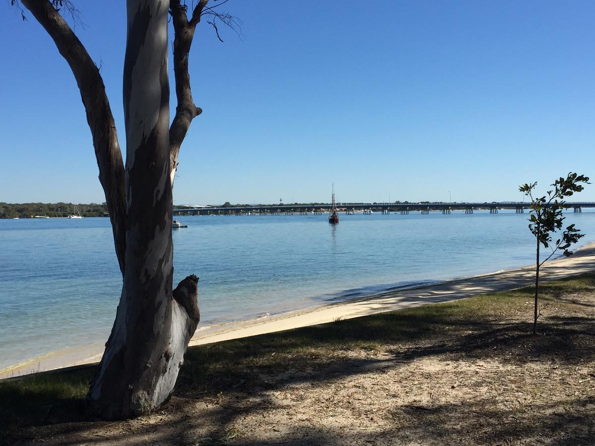 Bribie Waterways Motel Bongaree Exterior photo