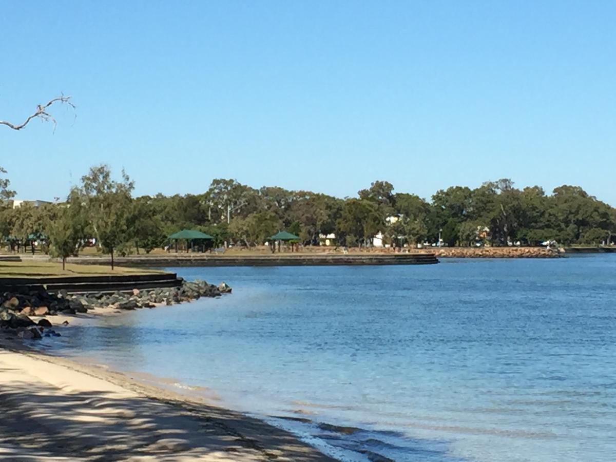 Bribie Waterways Motel Bongaree Exterior photo