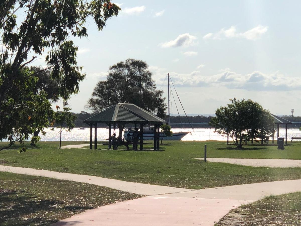 Bribie Waterways Motel Bongaree Exterior photo